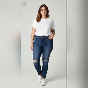 Amethyst Plus Sz 22 Women's Distressed High Rise Straight Leg Cropped Blue Jeans